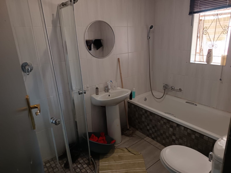 3 Bedroom Property for Sale in Roodepan Northern Cape